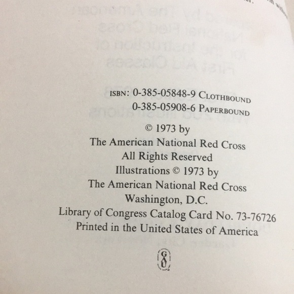 VINTAGE Standard First Aid & Personal Safety Softcover 1973 - Picture 4 of 5